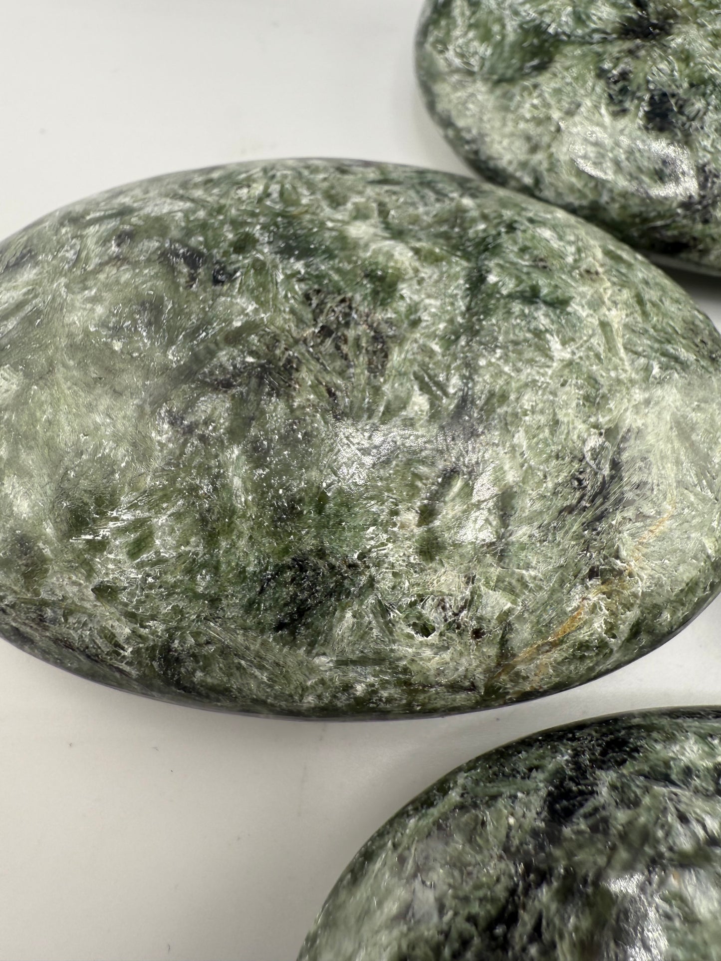 Seraphinte Palm Stone