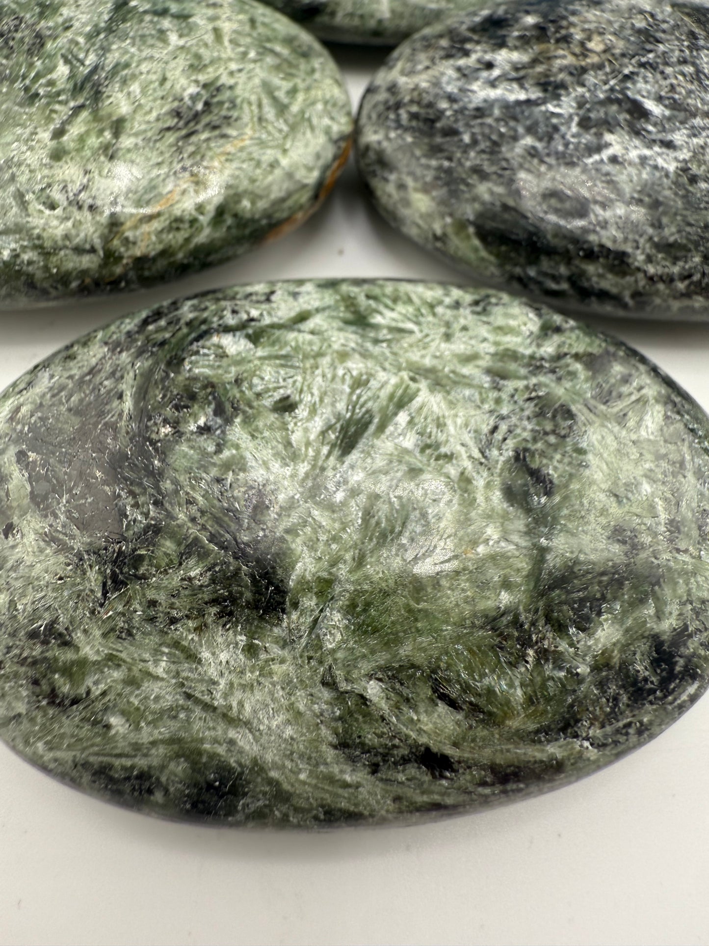 Seraphinte Palm Stone