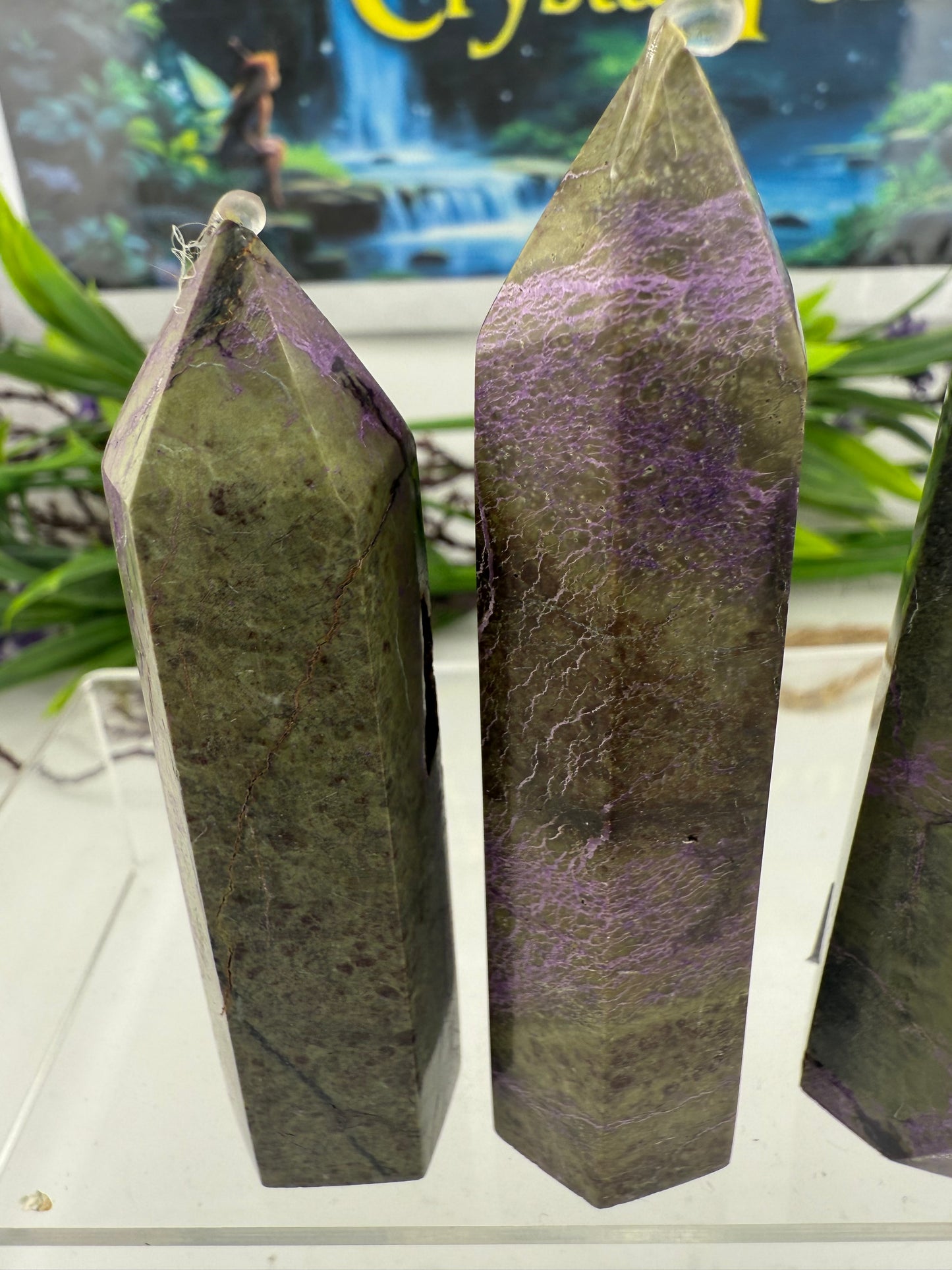 Stichtite Points