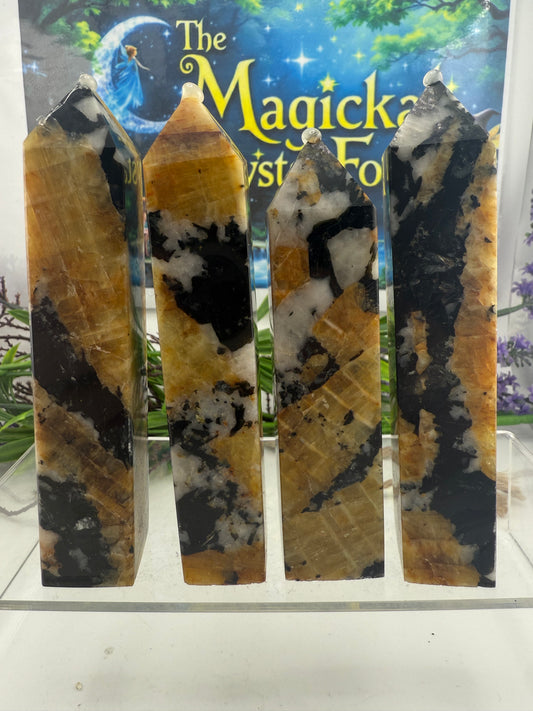 Yellow Tourmaline with Mica Point