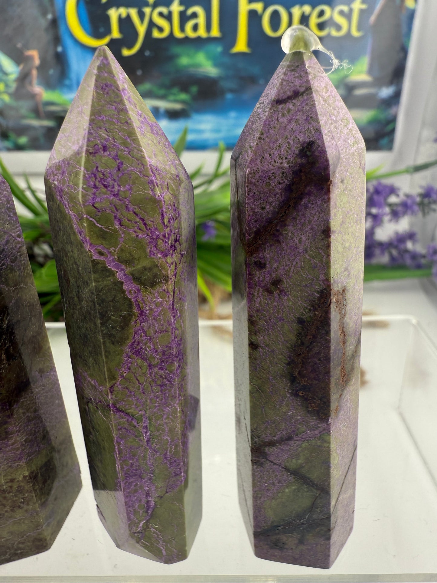 Stichtite Points