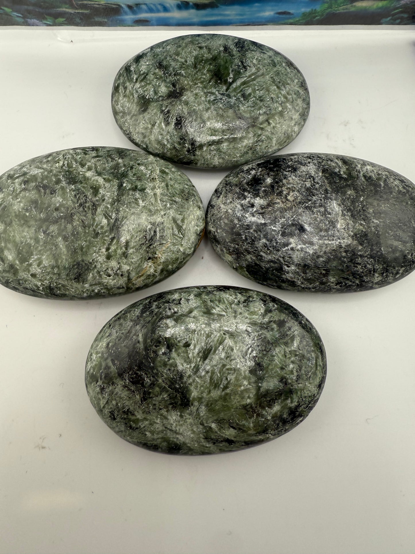 Seraphinte Palm Stone