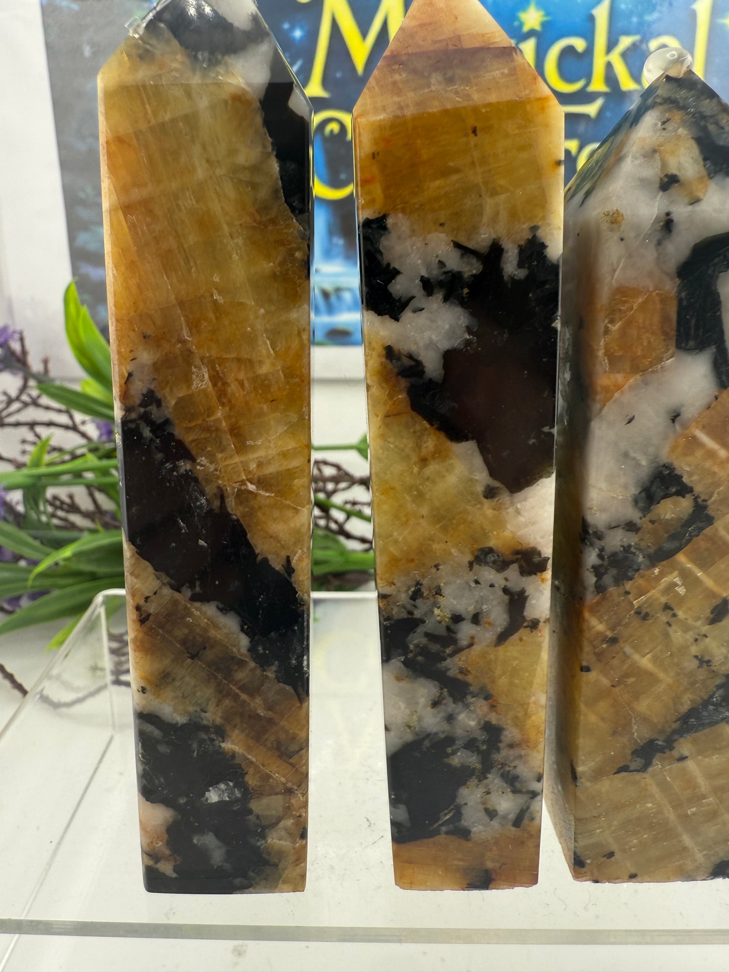Yellow Tourmaline with Mica Point