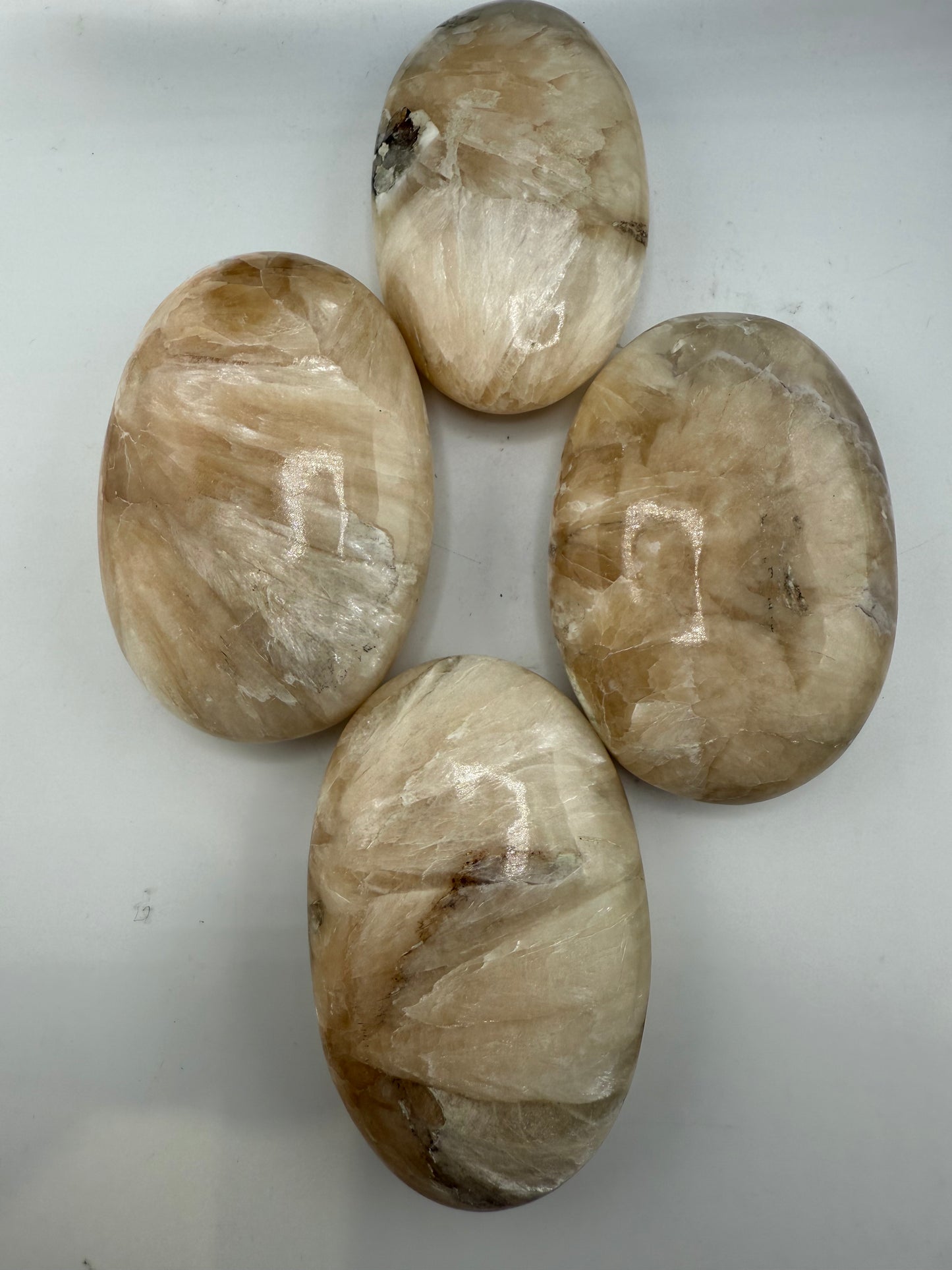 Stilbite Palm stone