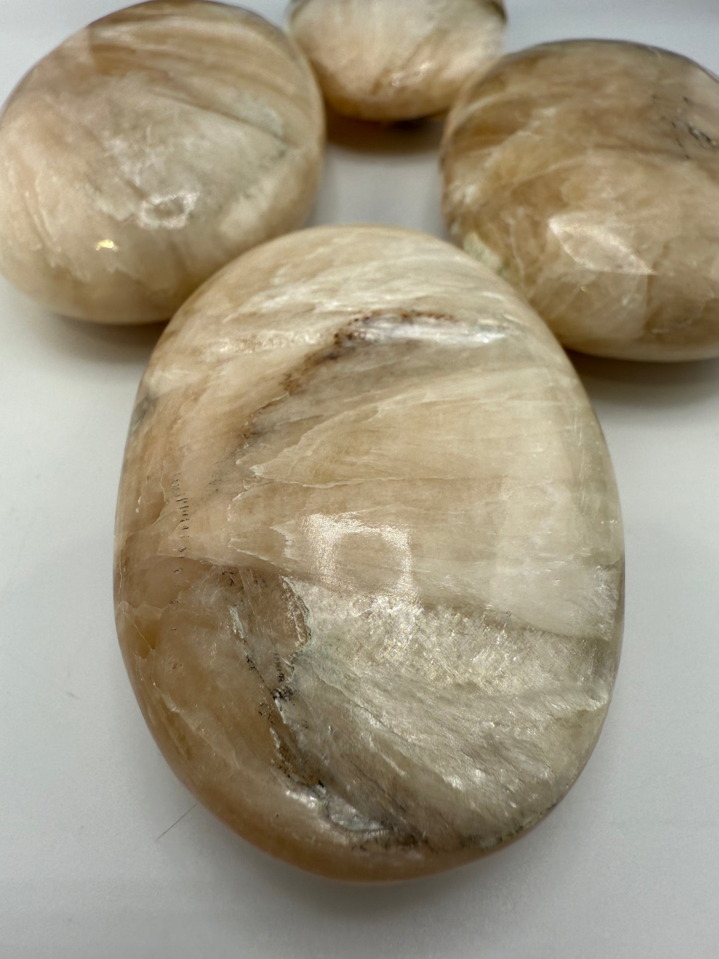 Stilbite Palm stone