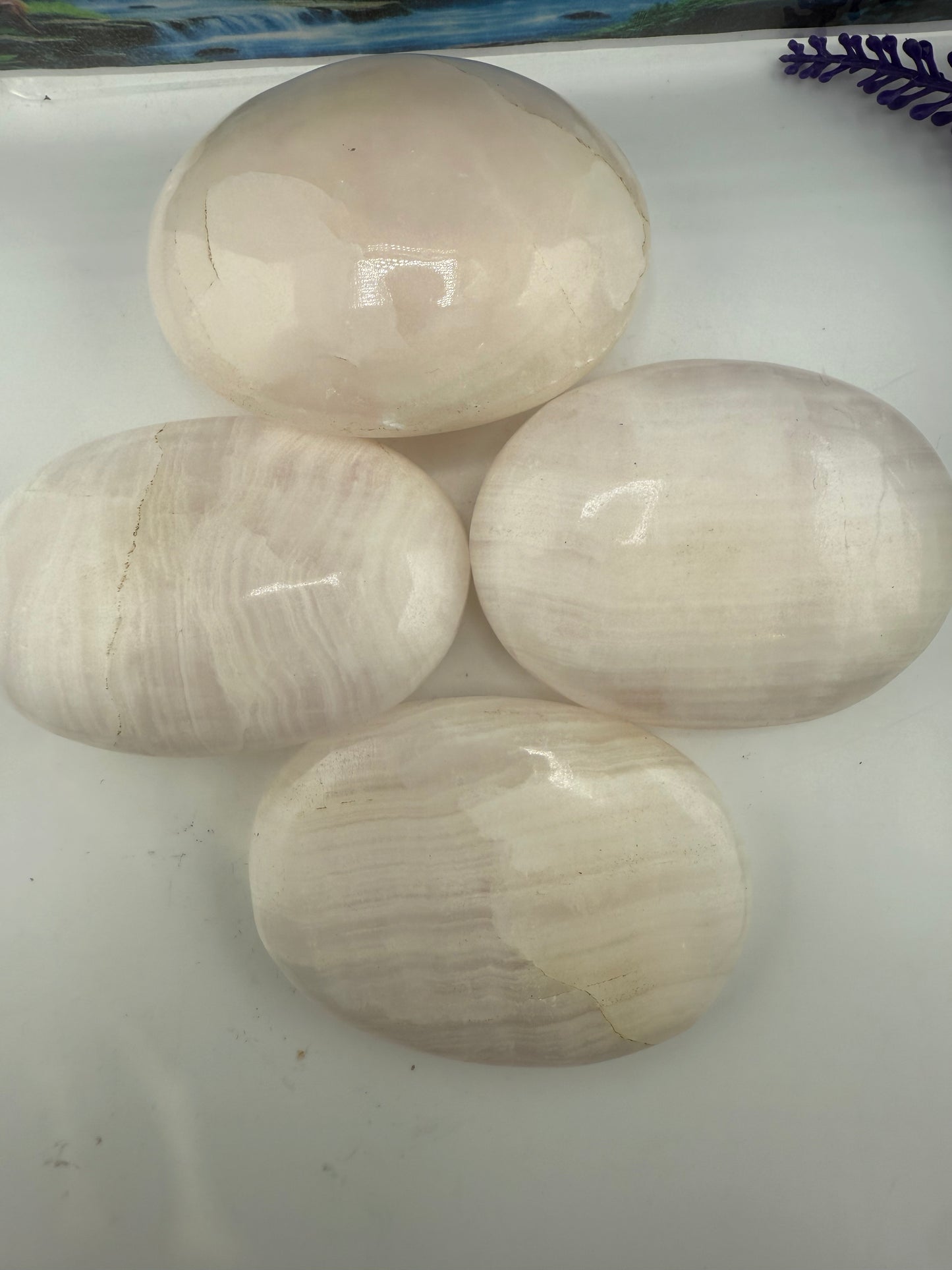 Mangano Calcite Palm Stones
