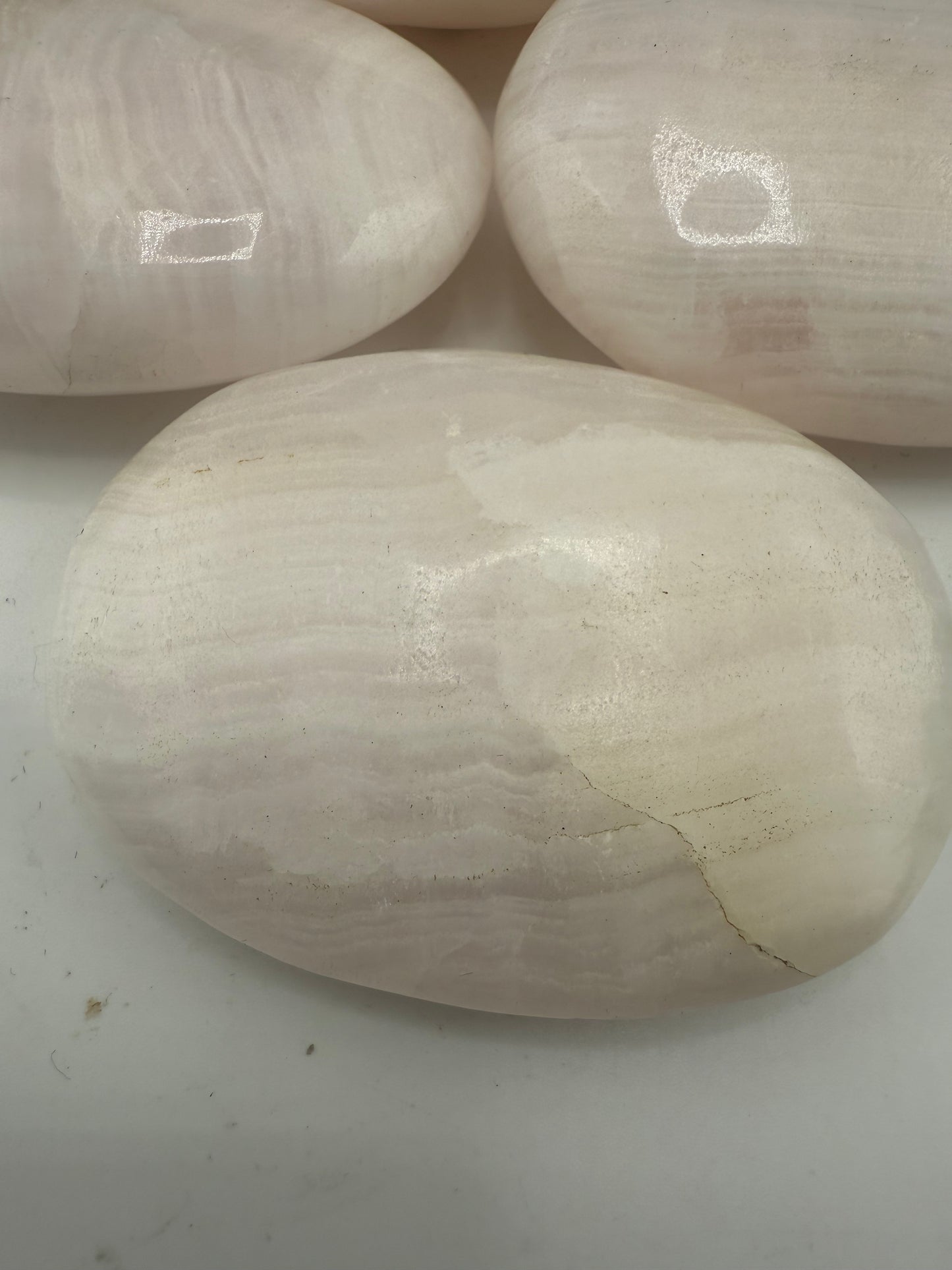 Mangano Calcite Palm Stones